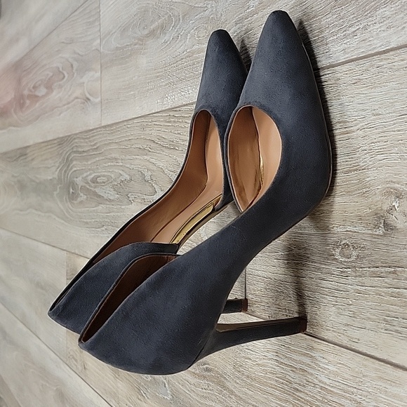 Merona Size 8 Gray Faux Suede Heels - Picture 2 of 7